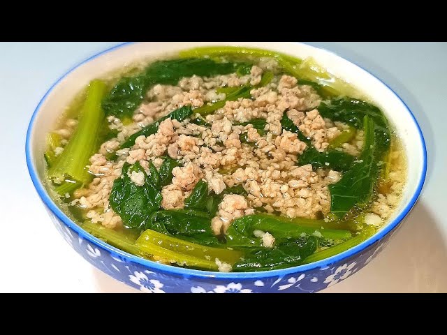 Chuẩn bị nguyên liệu: Đơn giản, dễ tìm, tiết kiệm (Mô tả: Liệt kê đầy đủ nguyên liệu cần thiết và cách sơ chế nhanh gọn, giúp tiết kiệm thời gian và chi phí.)