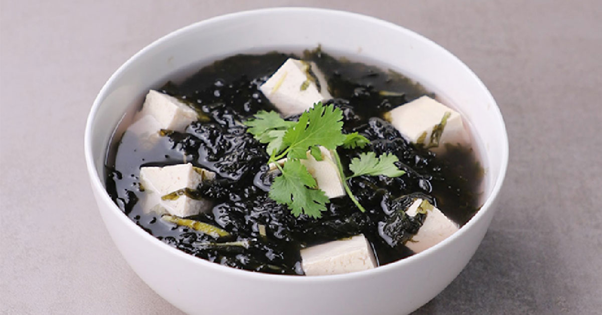 Giải mã sức hút món canh rong biển thịt heo: Tại sao ai cũng mê?