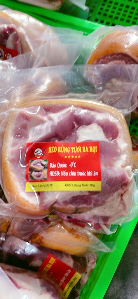 Heo Rừng Cuộn Lai Tươi Ba Rọi 1Kg: Đánh Giá, Ưu Điểm và Cách Chọn Mua