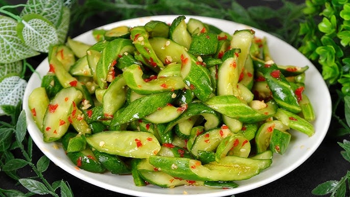 Bí Quyết Chọn Mắm Dưa Leo Nụ Chưa Trộn Ngon Chuẩn Vị (Mô tả: Hướng dẫn chi tiết cách chọn mắm dưa leo nụ chất lượng, từ hình thức đến mùi vị, giúp người dùng mua được sản phẩm ưng ý, tránh hàng kém chất lượng.)