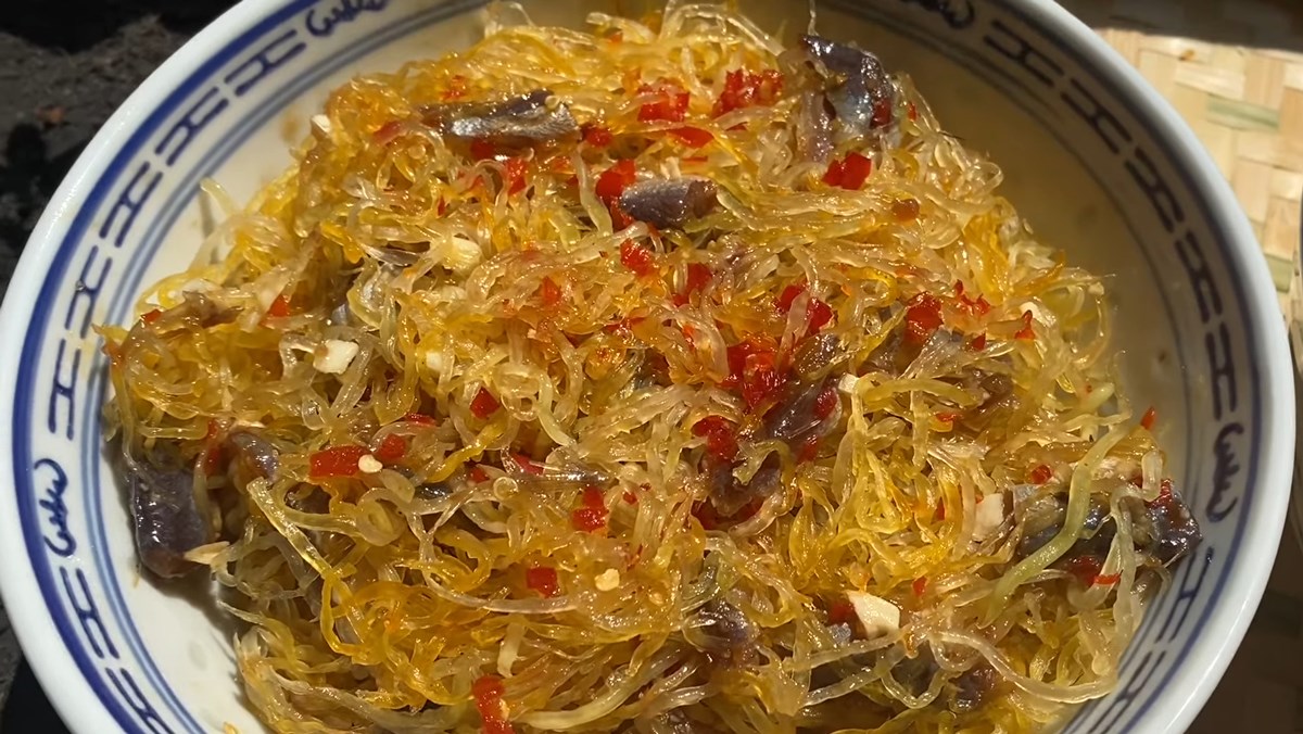 Nguồn Gốc và Quy Trình Sản Xuất Mắm Thái Đu Đủ Cá Lóc Loại Đặc Biệt