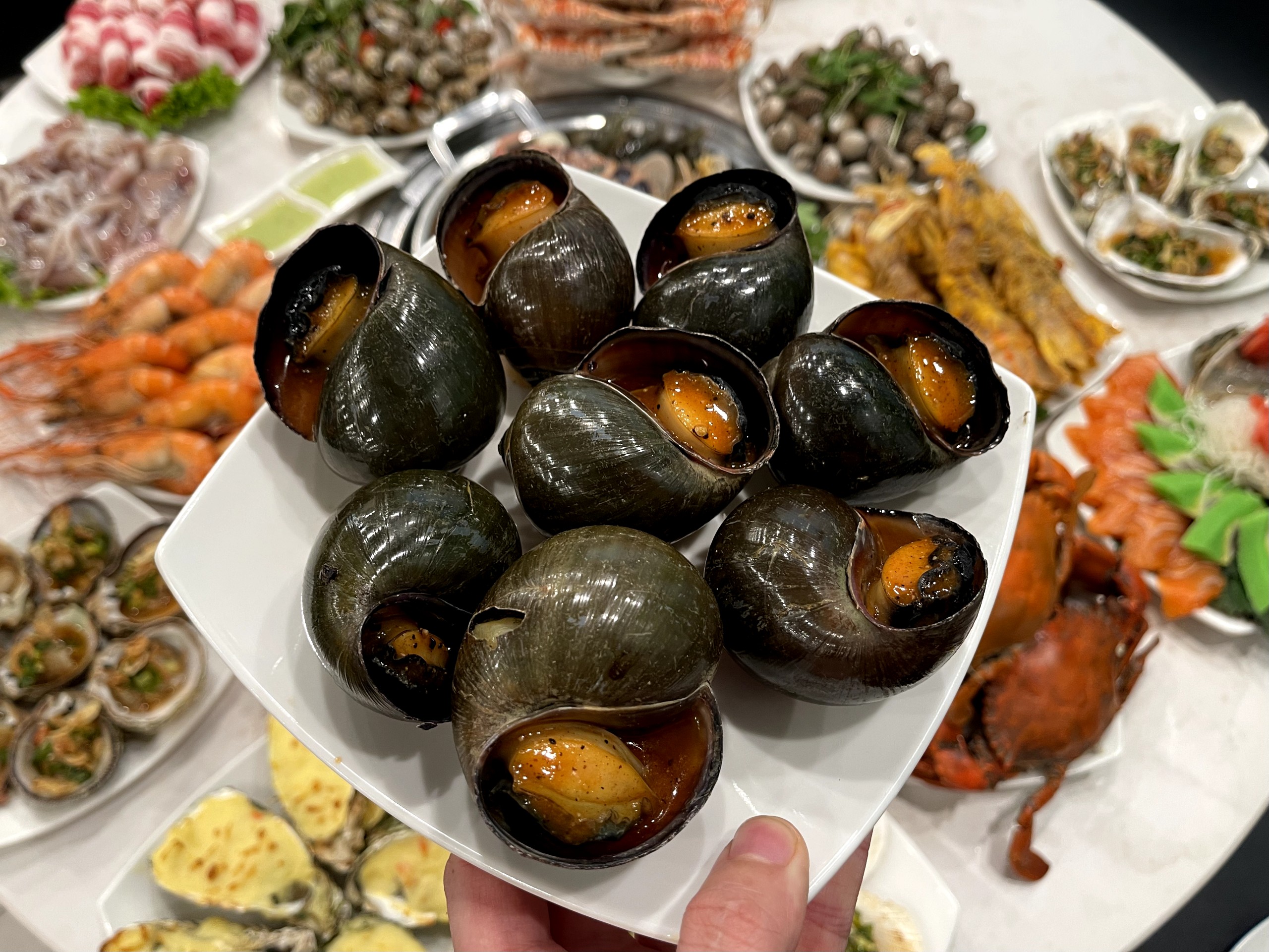 Ruột Ốc Bưu 1Kg: Giá trị dinh dưỡng và lợi ích sức khỏe (Tìm hiểu thành phần dinh dưỡng phong phú của ruột ốc bưu, cùng những lợi ích tiềm năng đối với sức khỏe người tiêu dùng.)