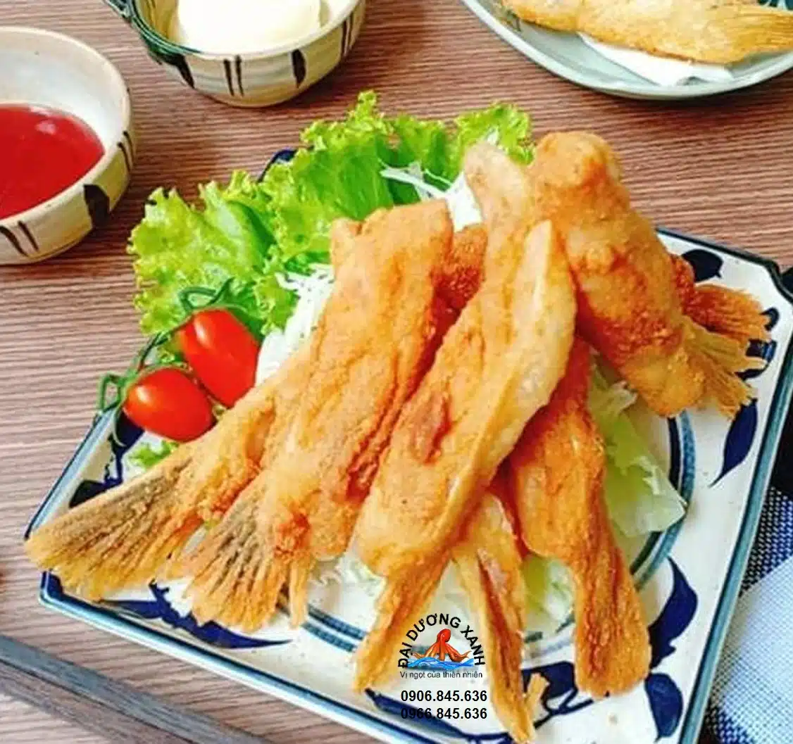 Giá Trị Dinh Dưỡng Vượt Trội Của Vây Cá Hồi Nauy: Tại Sao Nên Chọn? (Khám phá thành phần dinh dưỡng phong phú trong vây cá hồi Nauy, tập trung vào Omega3, collagen, protein và các vitamin thiết yếu. Phân tích lợi ích sức khỏe khi sử dụng sản phẩm thường xuyên.)